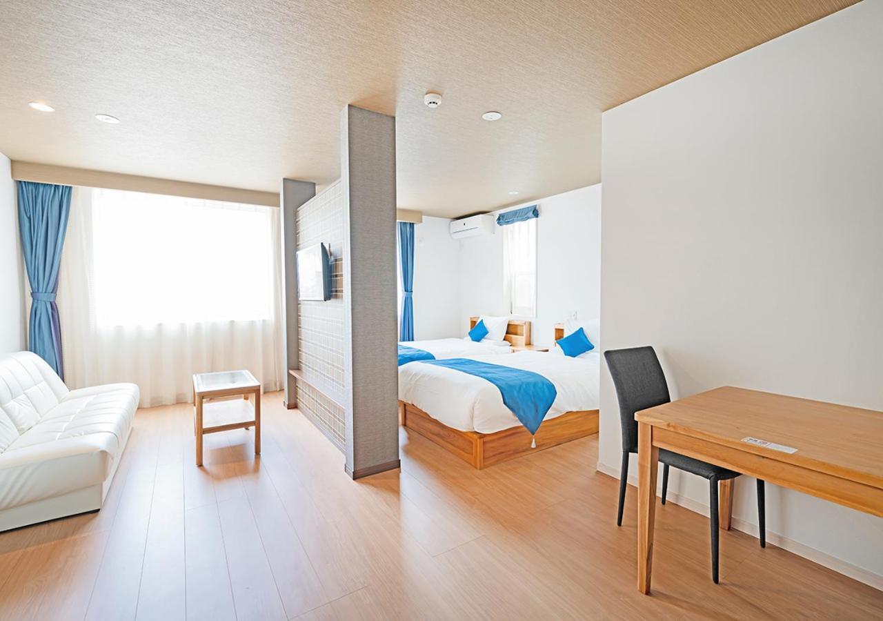 Hotel California Miyakojima Resort מראה חיצוני תמונה