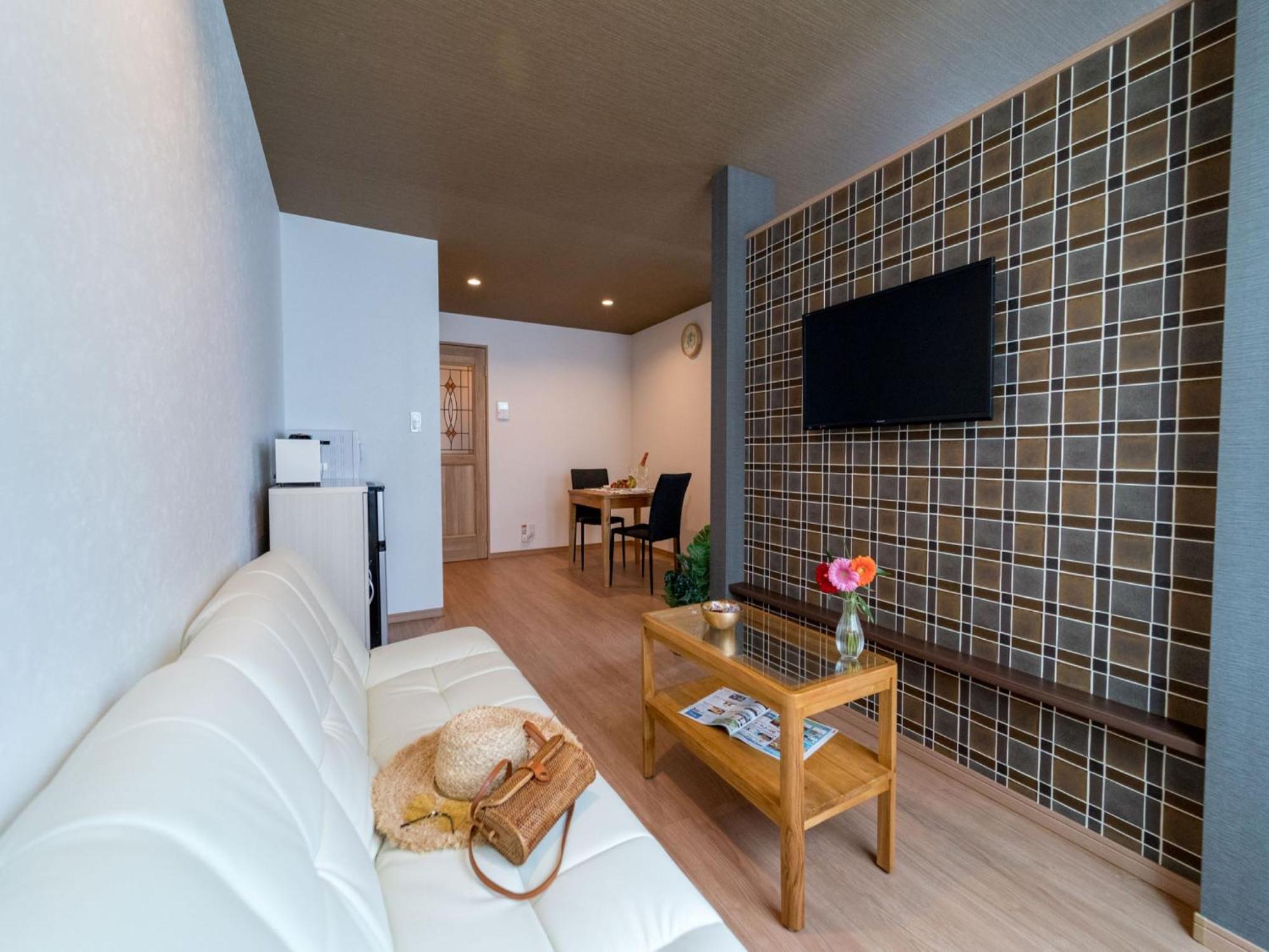 Hotel California Miyakojima Resort מראה חיצוני תמונה